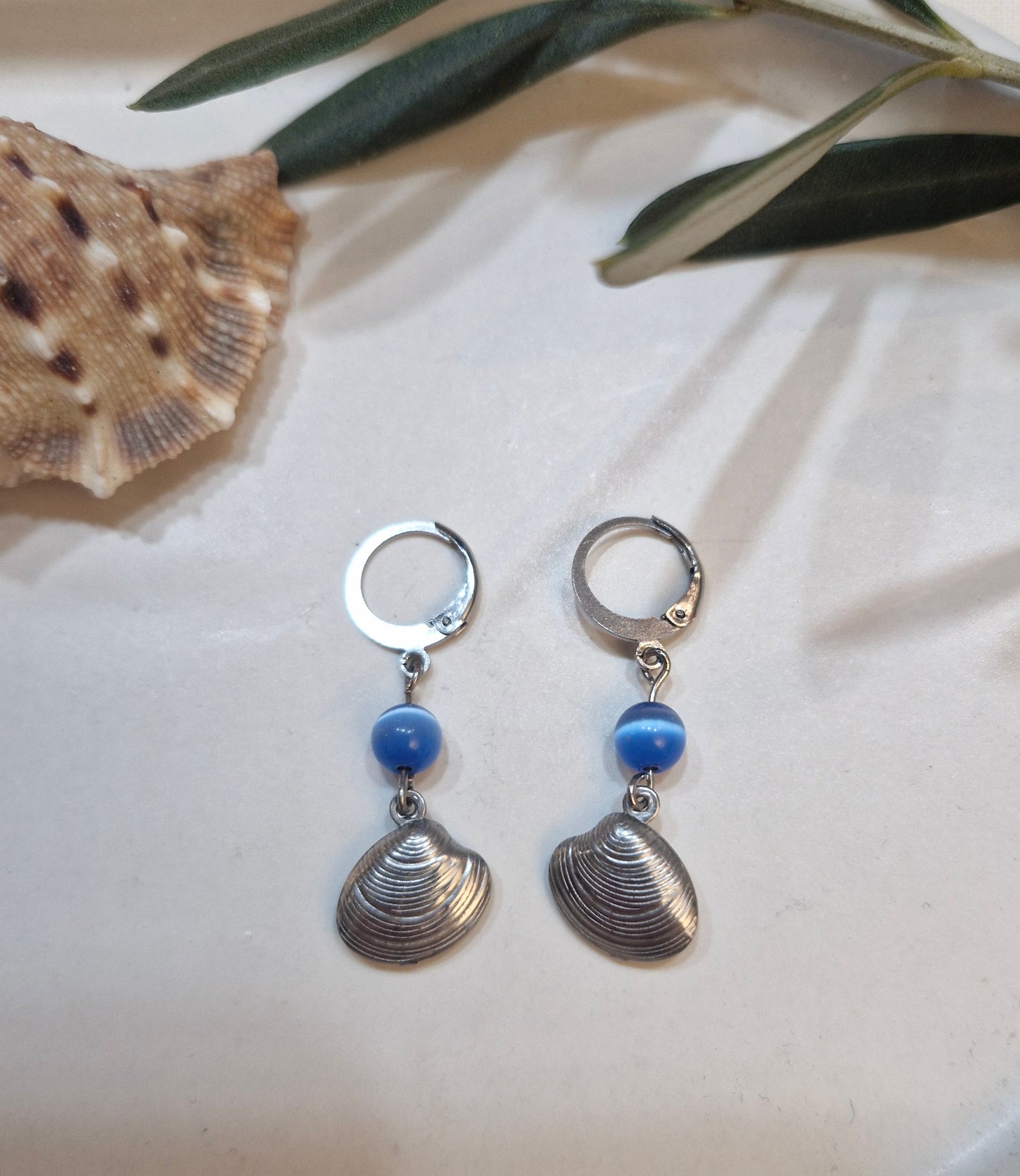 Klapcreolen schelpjes blauw