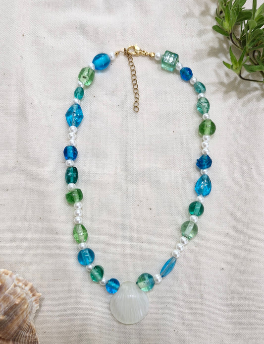 Ketting glaskralen schelp